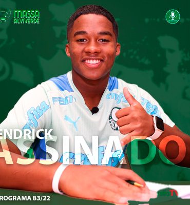 Endrick assina contrato profissional com o Palmeiras